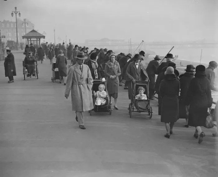 Framed Print : Winter Sunshine on the seafront at Brighton. 14th December 1936 Framed Print : Winter Sunshine on the seafront at Brighton. 14th December 1936