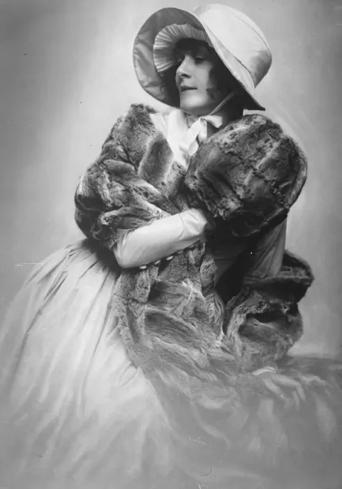 Framed Print : A wireles singer. Mlle Sari Petras, whose recent singing on the wireless was such Framed Print : A wireles singer. Mlle Sari Petras, whose recent singing on the wireless was such
