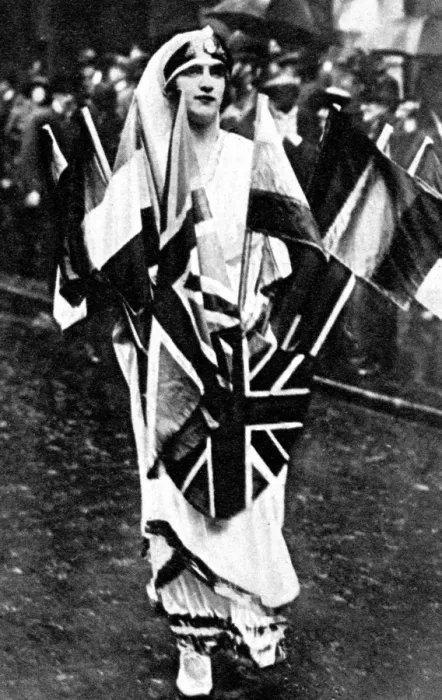 Framed Print : Womans Right To Serve Demonstration, on 17 July 1915, of thousands of women