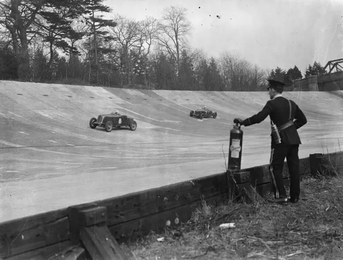 Framed Print : Women beats men at first Brooklands meeting. With women racing on equal terms Framed Print : Women beats men at first Brooklands meeting. With women racing on equal terms