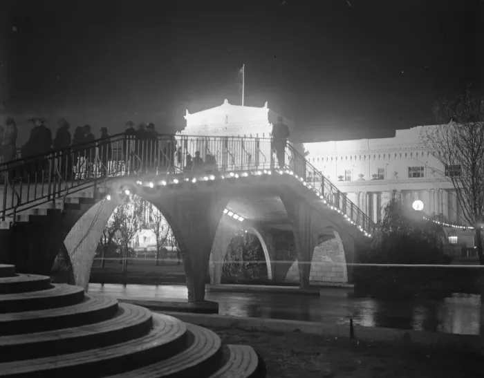 Framed Print : Wonderful night photograph at Wembley. British Empire Exhibition Filmed by home made sunlight