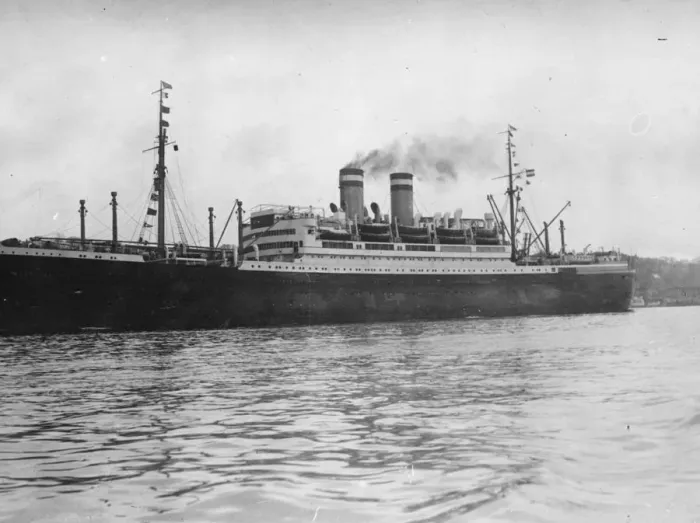 Framed Print : Wonders of a new liner. The new Hamburg American liner, New York, starting