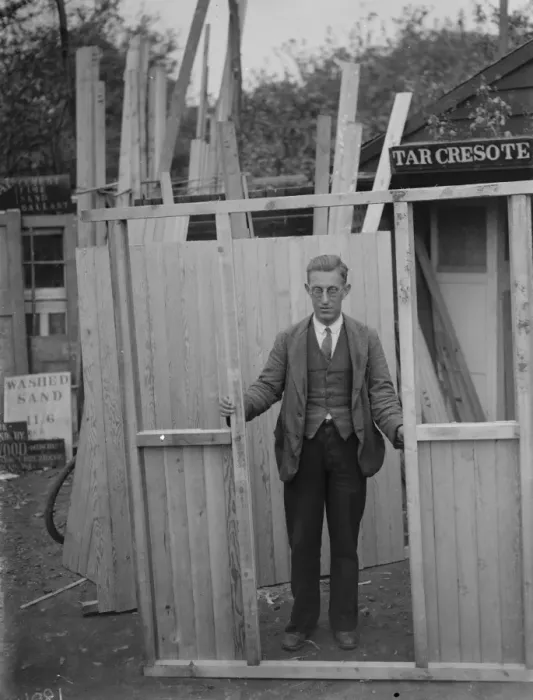 Framed Print : Woodman, Sidcup, Kent. 1935 Framed Print : Woodman, Sidcup, Kent. 1935