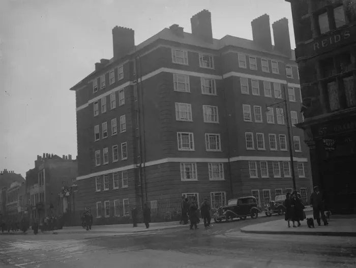 Framed Print : Workers flats on Liverpool Road, London. 24 October 1934