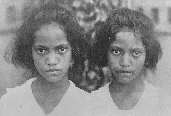 Framed Print : Worlds Most Twin Like Twins Two sisters of Honolulu between whom it is claimed there Framed Print : Worlds Most Twin Like Twins Two sisters of Honolulu between whom it is claimed there