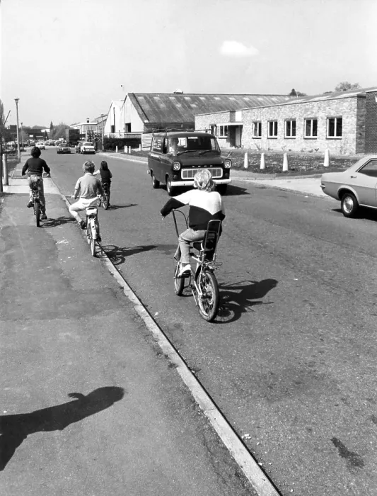 Framed Print : Young boys riding their bicycles around the Trading Estate, Fircroft Way, Edenbridge, Kent, England, UK. Circa 1970's Framed Print : Young boys riding their bicycles around the Trading Estate, Fircroft Way, Edenbridge, Kent, England, UK. Circa 1970's