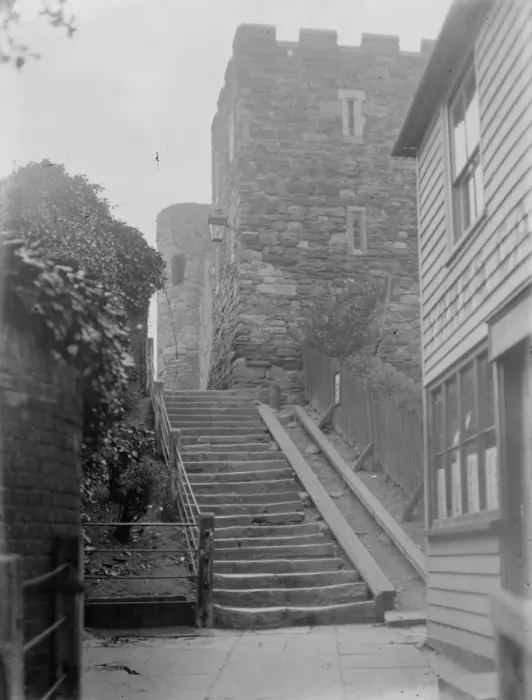 Framed Print : The Ypres Tower at Rye, built by William of Ypres, Earl of Kent, to protect the coast Framed Print : The Ypres Tower at Rye, built by William of Ypres, Earl of Kent, to protect the coast