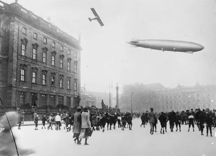 Framed Print : Z R 3 Over Berlin 29 September 1924 Framed Print : Z R 3 Over Berlin 29 September 1924