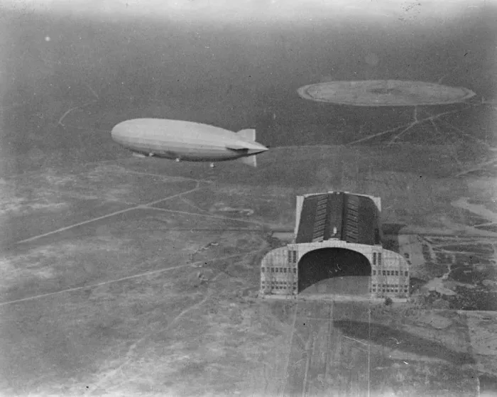 Framed Print : The Zeppelins arrival at Lakehurst. A striking view of the ZR3 arriving Framed Print : The Zeppelins arrival at Lakehurst. A striking view of the ZR3 arriving