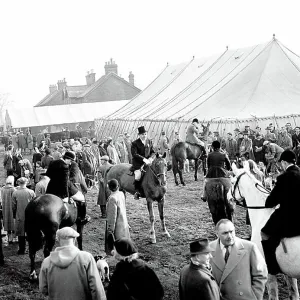 3 December 1952 - - The fox hunt at the first Fatstock Show after World War II, behind Edenbridge High Street. - - Edenbridge, Kent, England. - - John Topham / TopFoto 3 December 1952 - - The fox hunt at the first Fatstock Show after World War II, behind Edenbridge High Street. - - Edenbridge, Kent, England. - - John Topham / TopFoto