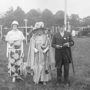 Ascot. General Sir Archibald Hunter, Lady Hunter and Margaret Cecil. 17 June 1924 Ascot. General Sir Archibald Hunter, Lady Hunter and Margaret Cecil. 17 June 1924