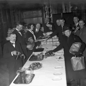 An Ash Wednesday City of London custom. Spiced buns and beer served in accordance An Ash Wednesday City of London custom. Spiced buns and beer served in accordance