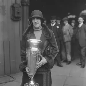 British womens tennis team arrives home from America Mrs Lambert Chambers photographed British womens tennis team arrives home from America Mrs Lambert Chambers photographed