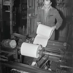 Chip Basket making - Edenbridge. 22 March 1948 Chip Basket making - Edenbridge. 22 March 1948