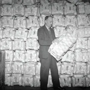 Chip Basket making - Edenbridge. 22 March 1948 Chip Basket making - Edenbridge. 22 March 1948