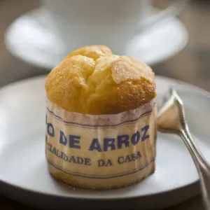 Classic Portuguese rice cake print