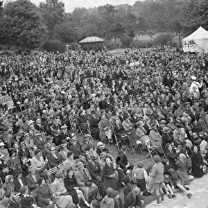 The crowd at the Dartford Carnival in Kent. 1939
