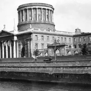 Dublin. The Four Courts. August 1923 Note bomb damage still in place from Dublin. The Four Courts. August 1923 Note bomb damage still in place from