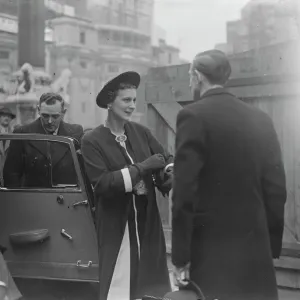 Duchess of Kent in Halo Hat Print Duchess of Kent in Halo Hat Print