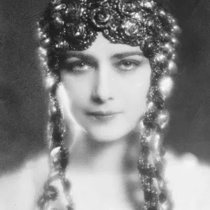 Famous dancers electric head dress. Mme Sakharoff, the Continents most famous Famous dancers electric head dress. Mme Sakharoff, the Continents most famous