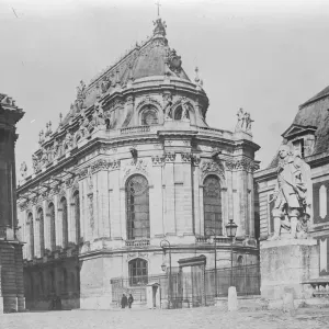 Fungas Danger to Famous Palace The Court of the Chapel at Versailles in which it