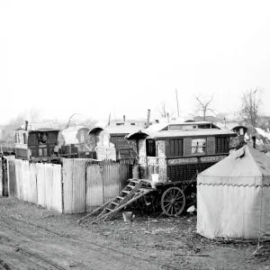 Gypsy Caravans on Belvedere Marshes Print, Kent 1936