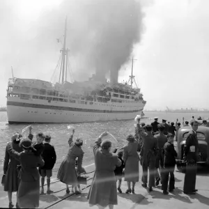 Black Watch Troops Depart for Korea, Print Black Watch Troops Depart for Korea, Print