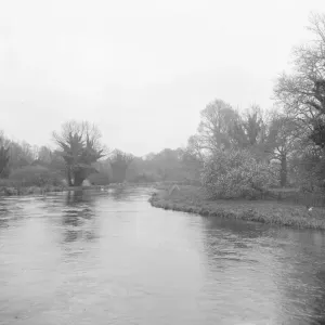 Itchen Abbas village on the River Itchen north-east of Winchester in Hampshire, England 1926 Itchen Abbas village on the River Itchen north-east of Winchester in Hampshire, England 1926