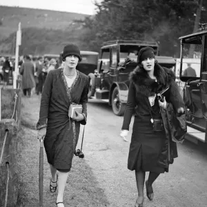 Lady Chesham and Mrs Cohen at Goodwood Racecourse, Sussex, UK. 1927