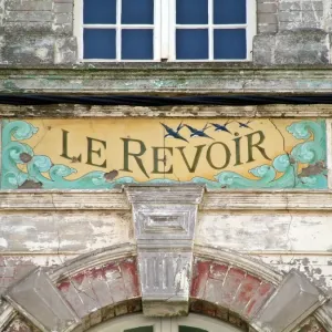 Le Revoir - painted name on facade of house in Wimereux, Pas de Calais, France credit Le Revoir - painted name on facade of house in Wimereux, Pas de Calais, France credit