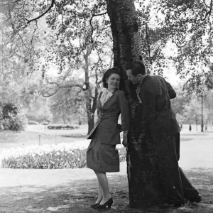Lovers in Hyde Park May 1947 love couple romance romantic for valentines day be Lovers in Hyde Park May 1947 love couple romance romantic for valentines day be