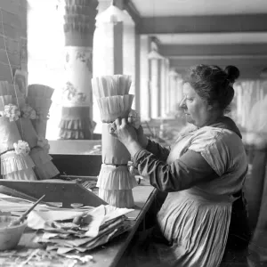 Making Crackers at the Cracker works, Holborn. 6 December 1919