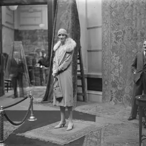 Condesa Marquesa de Carisbrooke en Grafton Galleries. 14 de julio de 1930. Condesa Marquesa de Carisbrooke en Grafton Galleries. 14 de julio de 1930.