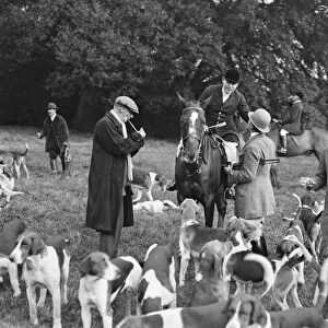 Meet of the New Forest staghounds at Fountain Court, Brook. Colonel Ormrod, a