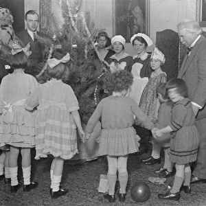 Mr David Lloyd George with children 1921