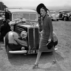 Mrs Murray Smith : ( 5 May 1911 - 22 January 1999 ), nee Ulrica Thynne of Muntham