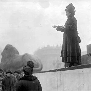 Mrs Pankhurst at the war meeting in Trafalgar Square. Mrs Pankhurst addressing the