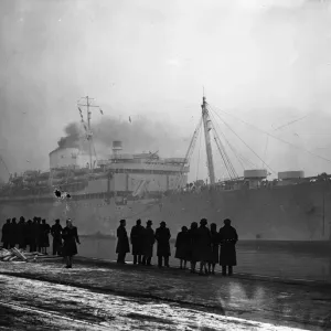 MV Carnarvon Castle arriving at Southampton carrying families of special servicemen