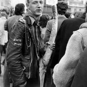 National Characters - Rocker in Trafalgar Square, London I hate Mods ! fashion