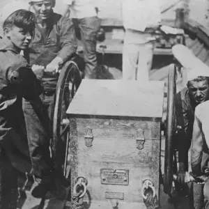 US Naval divers about to descend Pump men pump air for the dinosaur 1920 US Naval divers about to descend Pump men pump air for the dinosaur 1920