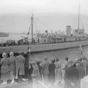 Naval Review Print at Spithead, HMS Leamington 1924 Naval Review Print at Spithead, HMS Leamington 1924