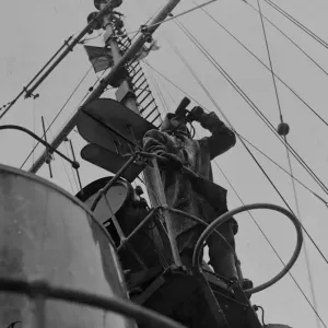 The North Sea Patrol. Minesweepers of the Royal Navy, free from the hazardous war service