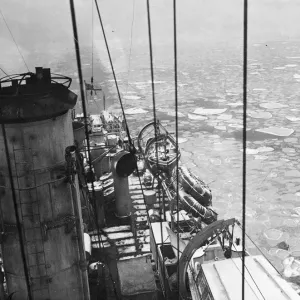 The North Sea Patrol. Minesweepers of the Royal Navy, free from the hazardous war service