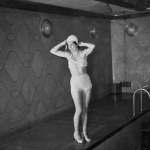 Passengers on the maiden voyage of the RMS Queen Elizabeth a luxury liner, enjoyed Passengers on the maiden voyage of the RMS Queen Elizabeth a luxury liner, enjoyed