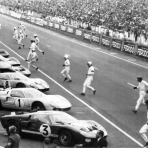 Le Mans 24 Hour Endurance Race Start, 1966 Print