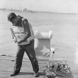 Plane passenger seats become lifebelts in 10 seconds. New safety device for flying-boats Plane passenger seats become lifebelts in 10 seconds. New safety device for flying-boats