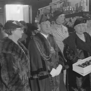 Princess Helena Victoria opens Christmas market at St Thomass Hospital