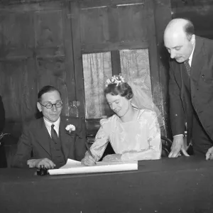The quaker wedding of Miss Grace M Marshall and Mr Alfred Lucker in Dartford, Kent The quaker wedding of Miss Grace M Marshall and Mr Alfred Lucker in Dartford, Kent