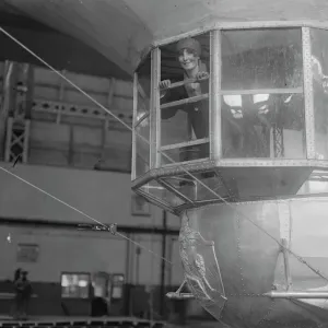 R36 Ready for launching at Inchinnan One of the gondolas of the airship 19 March 1921 R36 Ready for launching at Inchinnan One of the gondolas of the airship 19 March 1921