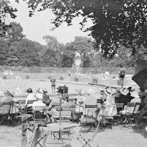 Ranelagh farm polo club. The new bathing pool 27 July 1933 Ranelagh farm polo club. The new bathing pool 27 July 1933